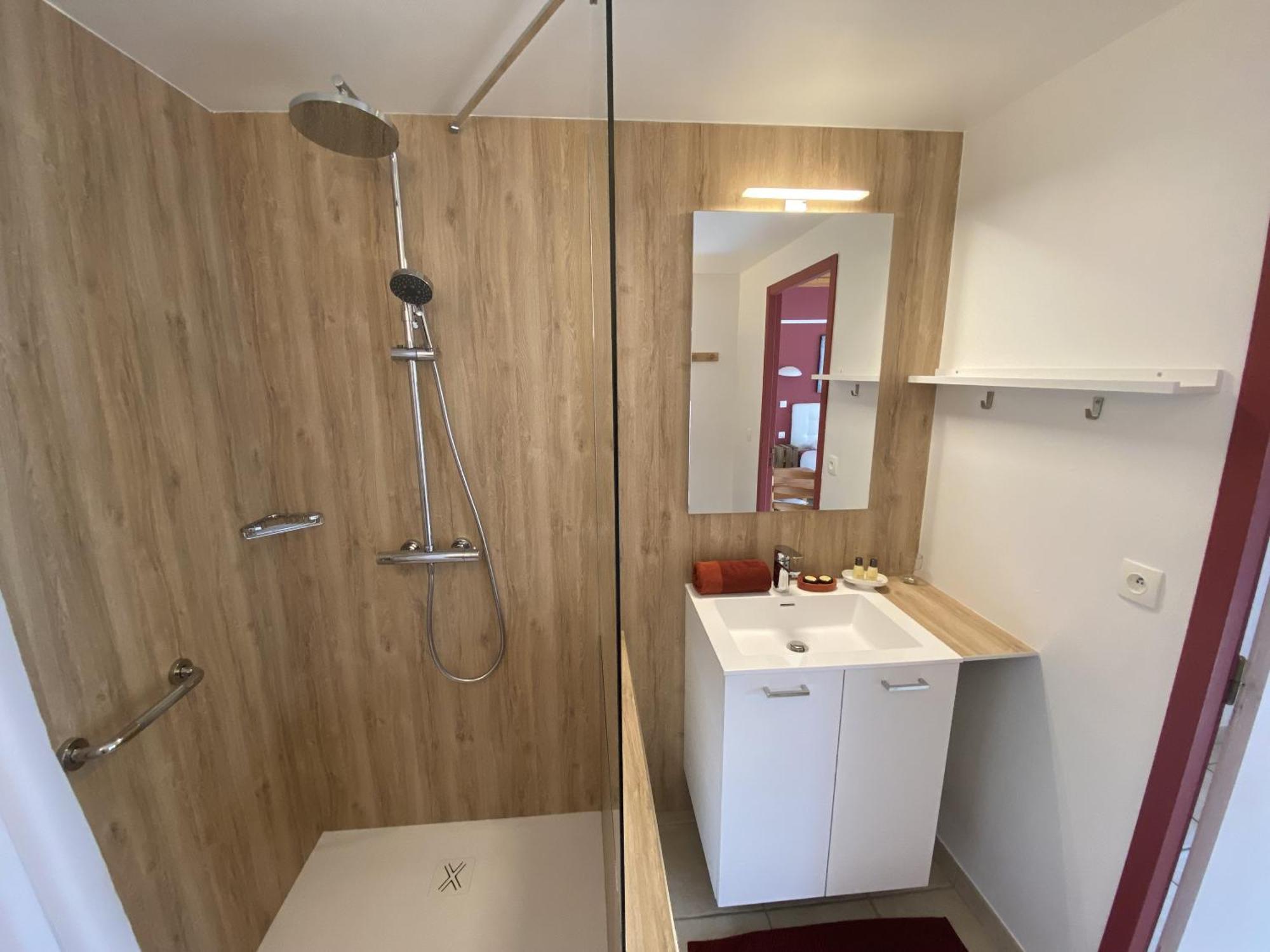 Chambres D'Hotes Aux Ecuries Du Chateau Contremoulins Zimmer foto