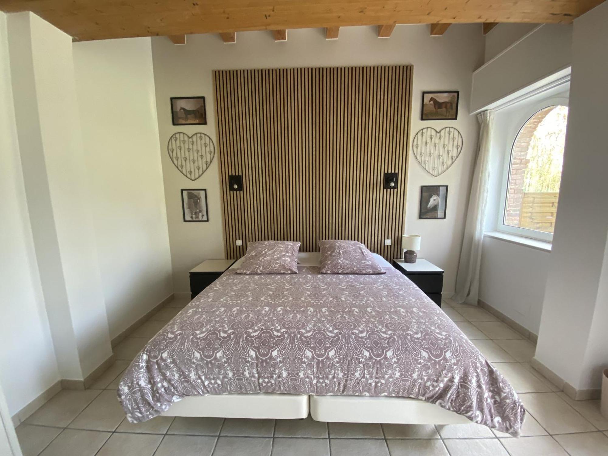 Chambres D'Hotes Aux Ecuries Du Chateau Contremoulins Zimmer foto