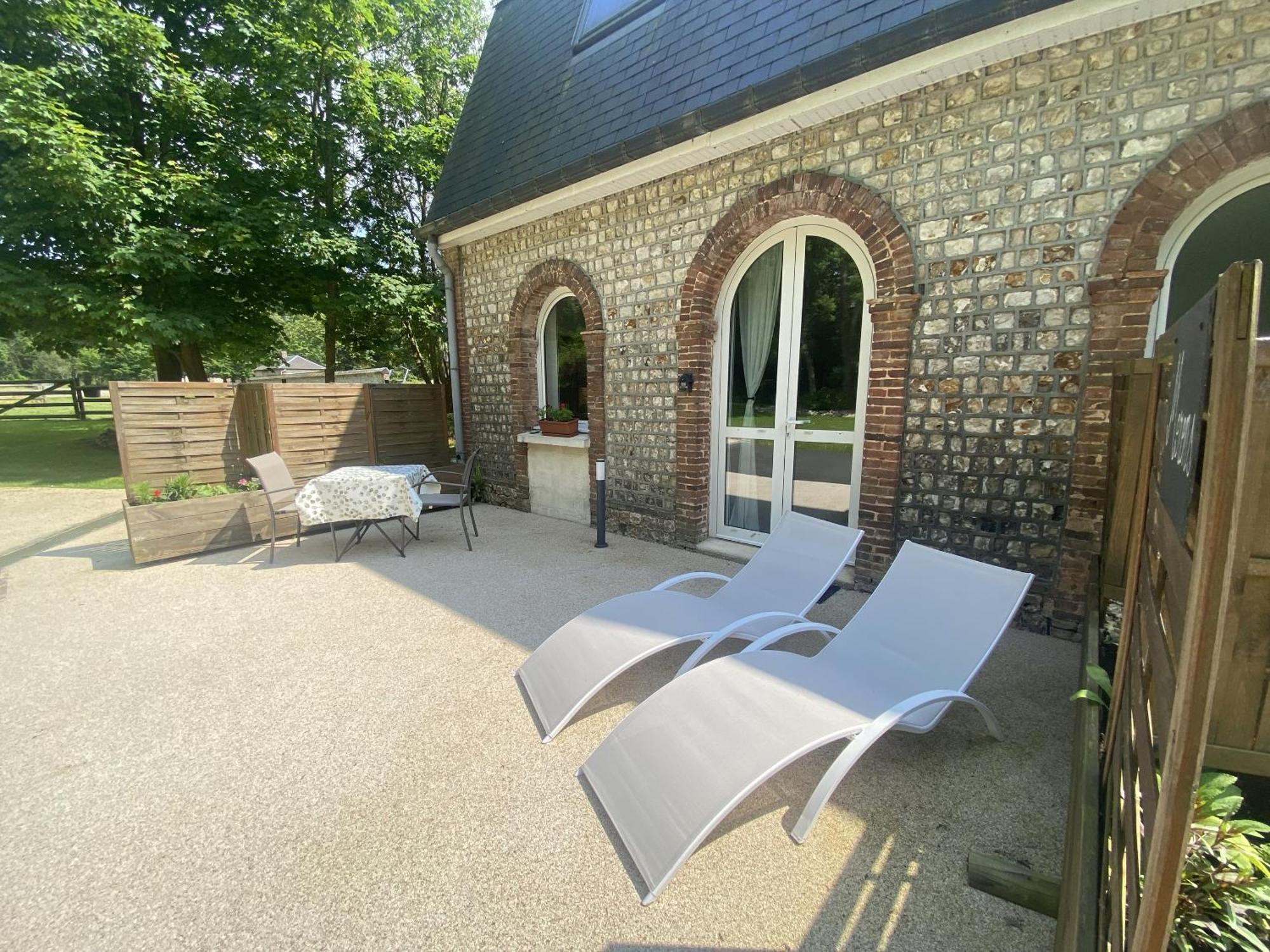 Chambres D'Hotes Aux Ecuries Du Chateau Contremoulins Exterior foto