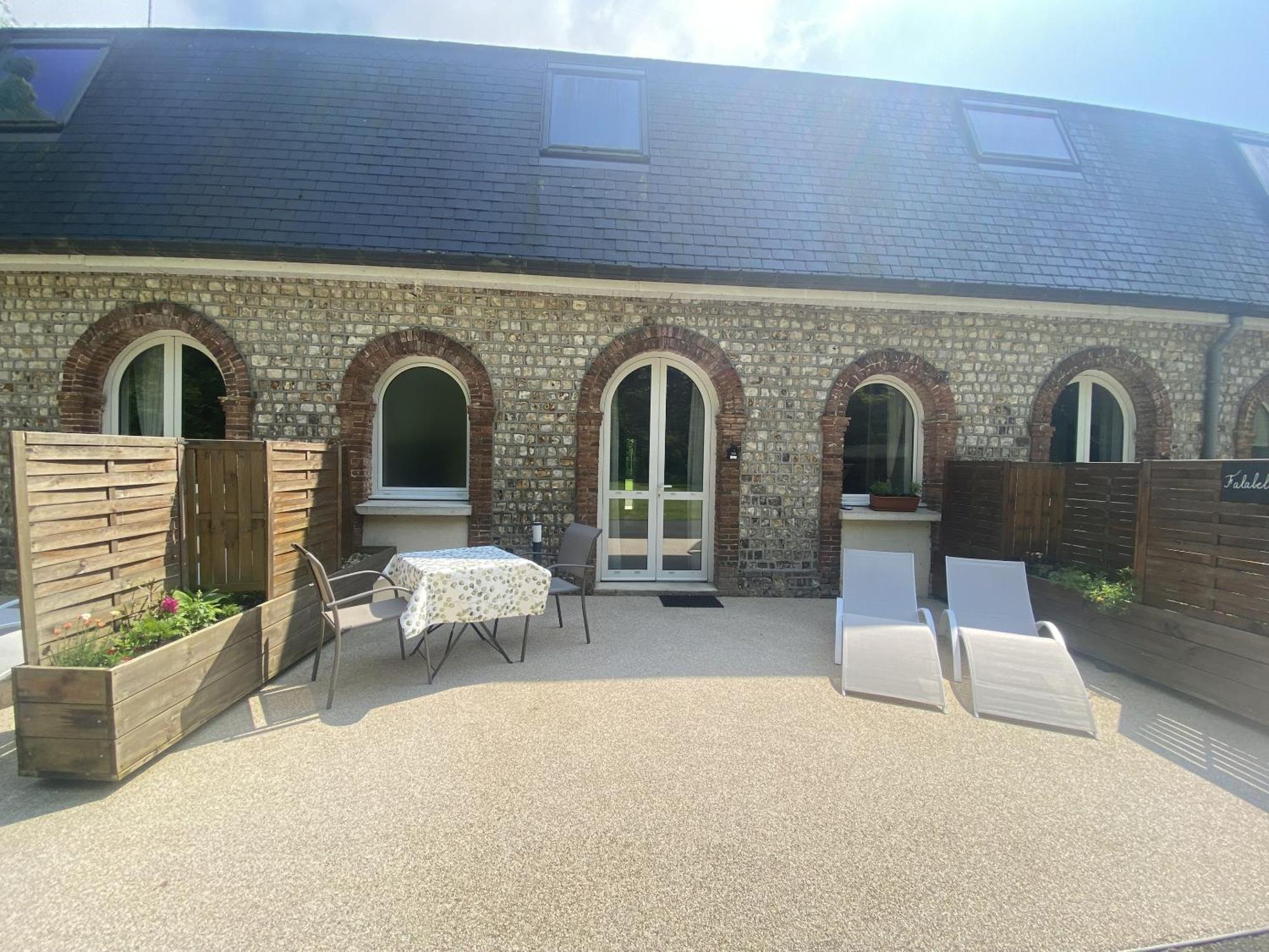 Chambres D'Hotes Aux Ecuries Du Chateau Contremoulins Exterior foto
