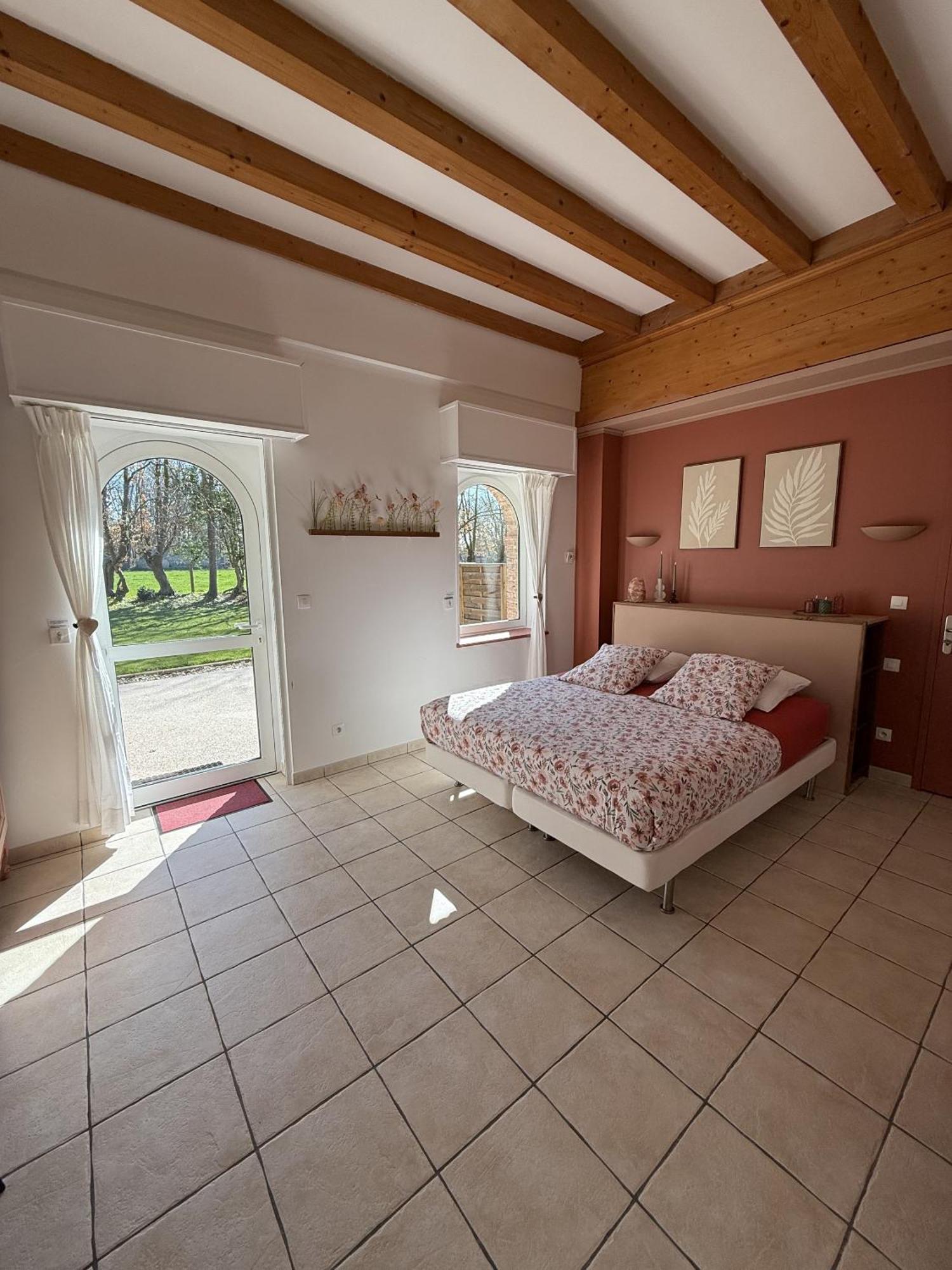 Chambres D'Hotes Aux Ecuries Du Chateau Contremoulins Zimmer foto